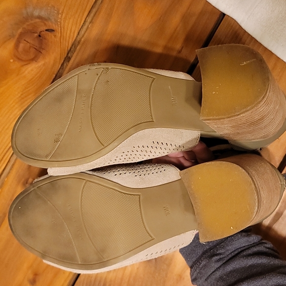 Marc Fisher Gabie Stacked Heel shoes - Picture 10 of 11